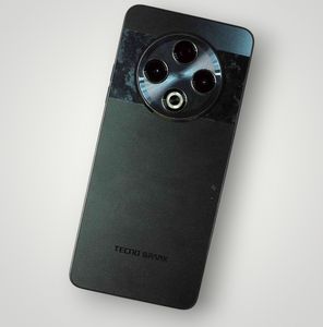 Б/в Мобільний телефон Tecno spark 30 kl6 8/128gb 01-200777661
