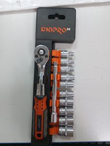 Б/в Набір інструментів Dnipro M cr-v 01-200830610