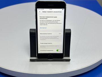 Б/в Мобільний телефон Apple iphone se 2020 64gb 01-200896001