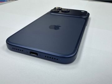 Б/в Мобільний телефон Apple iphone 17 pro max 512gb 01-200873286