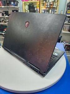 Б/у Ноутбук Msi 17/core i7 9750h ddr4/16gb ddr4/ssd 500 gb/geforce gtx1660ti 6gb 01-200910304