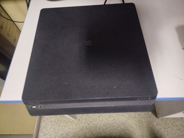 Б/у Игровая приставка Sony playstation 4 slim 500gb 01-200913733