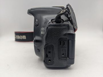 Б/в Фотоапарат Canon eos 600d body 01-200912327