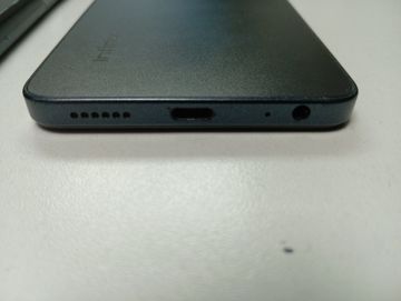 Б/у Мобільний телефон Infinix smart 8 x6525 4/128gb 01-200919391