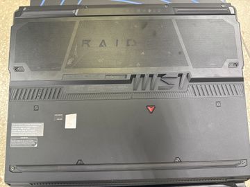 Б/в Ноутбук Msi 17/core i9-13980hx ddr4/64gb ddr4/hdd *відсутній/ssd 2000 gb/geforce rtx4070 8gb 01-200922280