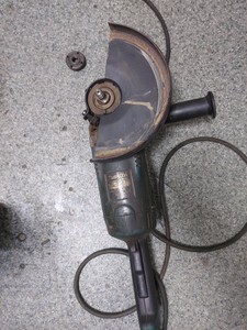 Б/у Угловая шлифмашина Makita ga9020 01-200943928