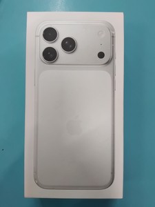 Б/в Мобільний телефон Apple iphone 17 pro max 256gb 01-201001306