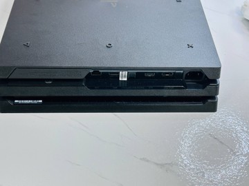 Б/в Ігрова приставка Sony playstation 4 pro 1tb 01-201005021