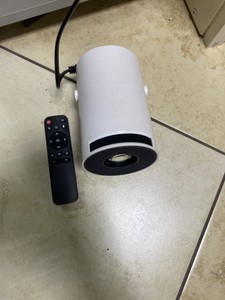 Б/в Проектор Projector hy300 01-201098452