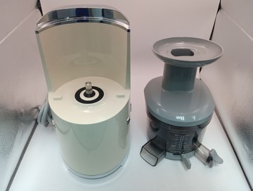 Б/в Соковитискач Smeg sjf01creu 01-201127399