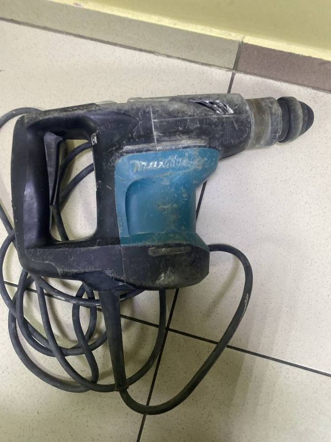 Makita hr3200c