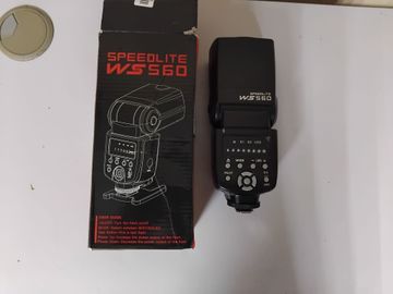 01-200598387: Yongnuo yn560