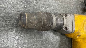 01-200536326: Dewalt d25830k