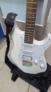 Б/у Электрогитара Yamaha pac012 01-200804579