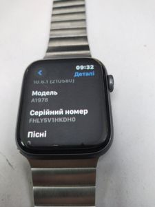 Б/в Смарт-годинник Apple watch series 4 gps 44mm aluminium case 01-200843713