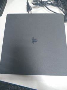 Б/у Игровая приставка Sony playstation 4 slim 500gb 01-200866370