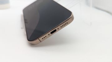 Б/в Мобільний телефон Apple iphone 16 pro 256gb 01-200881294