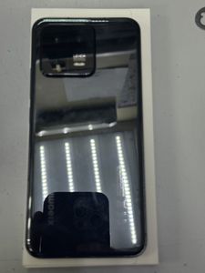 Б/в Мобільний телефон Xiaomi 13 12/256gb 01-200900297