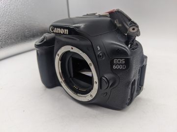 Б/в Фотоапарат Canon eos 600d body 01-200912327