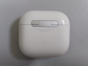 Б/в Навушники Apple airpods 4 with active noise cancellation 01-200932609