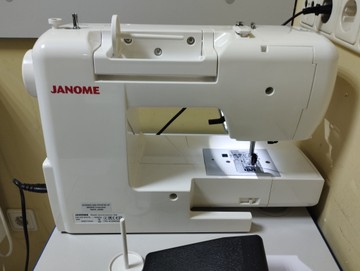 Б/у Швейная машина Janome quality fashion 7900 01-200979040