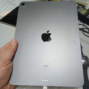 Б/у Планшет Apple ipad air 2020 wi-fi 64gb 01-201021237