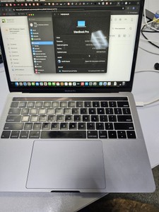 Б/у Ноутбук Apple macbook pro a1989 13,3" core i5 2,4ghz/ram8gb/ssd256gb/iris plus graphics 655 01-201031550