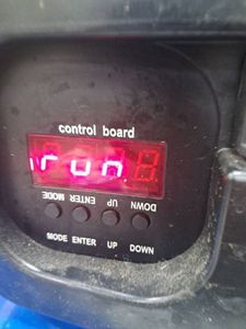 01-200228136: Ying Wei stage zoom 575