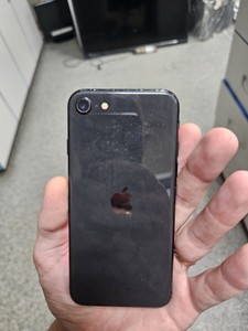 Б/в Мобільний телефон Apple iphone se 2020 64gb 01-201106367