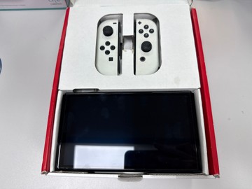 Б/в Ігрова приставка Nintendo switch oled 01-201112275