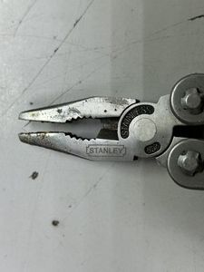 Б/в Мультитул Stanley multitool 01-201138092