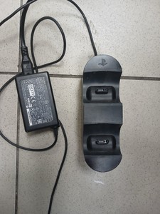 Б/в Док станція для геймпадів Sony dualshock 4 charging station cuh-zdc1 01-201158395