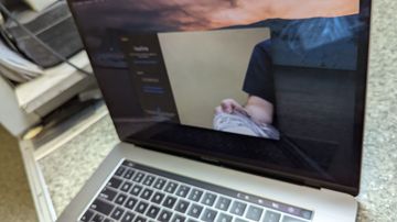 01-200610132: Apple macbook pro a1707/15.4/core i7 2,8ghz/ram16gb/ssd256gb/amd radeon pro555 2gb