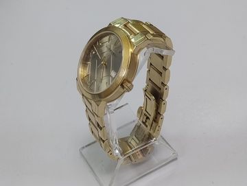 01-200790542: Burberry bu9033