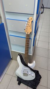 Б/у Электрогитара Yamaha pac012 01-200804579