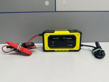Б/в Автомобільний зарядний пристрій Foxsur battery smart charger 01-200814906