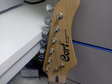 Б/у Электрогитара Cort g110 01-200819011