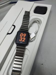 Б/в Смарт-годинник Apple watch series 4 gps 44mm aluminium case 01-200843713