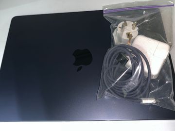 Б/у Ноутбук Apple macbook air 13.6/ m2 / ram 16gb/ ssd 256gb/ gpu 8 core 01-200845702