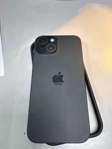 Б/в Мобільний телефон Apple iphone 15 128gb 01-200888001