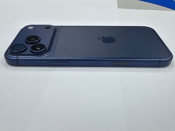 Б/в Мобільний телефон Apple iphone 17 pro max 512gb 01-200873286