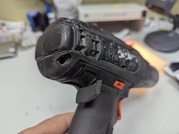 Б/в Шурупокрут Dnipro-M cd-200th 1акб 4ah зп 01-200901521