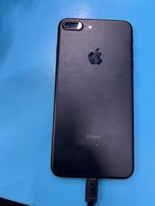Б/в Мобільний телефон Apple iphone 7 32gb 01-200904328