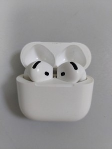 Б/в Навушники Apple airpods 4 with active noise cancellation 01-200932609