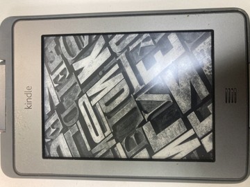 Б/в Електронна книга Amazon kindle 4 touch 01-200989044