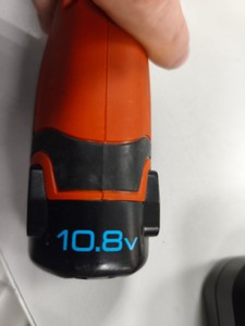 Б/в Акумуляторна шабельна пила Black&Decker gkc108 01-200998900