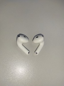 Б/у Навушники Apple airpods 4 with active noise cancellation 01-201031959