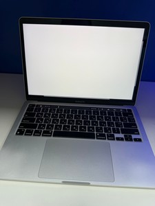 Apple macbook pro 13" late 2020/ a2338 / apple m1 / ram 8gb / ssd 256gb / 8 core gpu