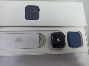 Б/в Смарт-годинник Apple watch series 6 gps 40mm aluminum case 01-201160512