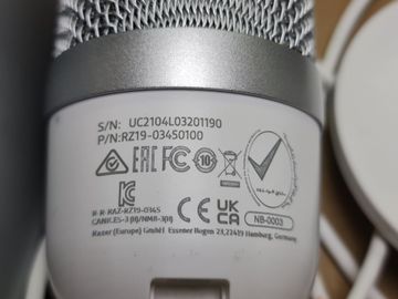 01-200738459: Razer seiren mini